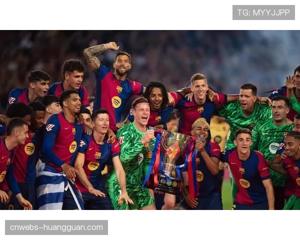 半场：巴塞罗那0-1落后吉罗纳，主队防线出现失误送礼